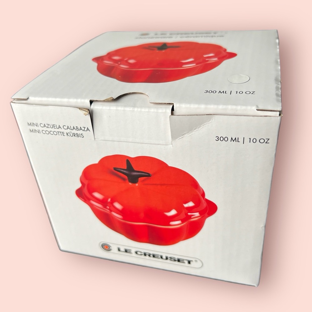 Le Creuset Stoneware Pumpkin Cocotte (Sea Salt) - Picture 5 of 5